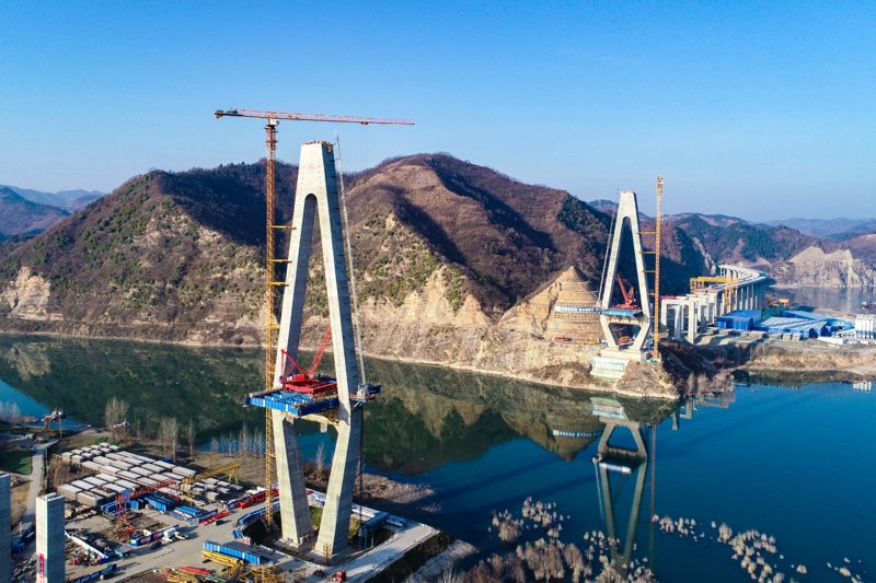 桥梁工程:构建未来交通动脉